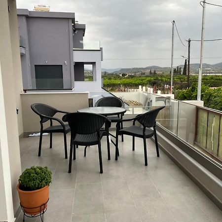 Villa Maria Eirini Lechaio Exteriör bild