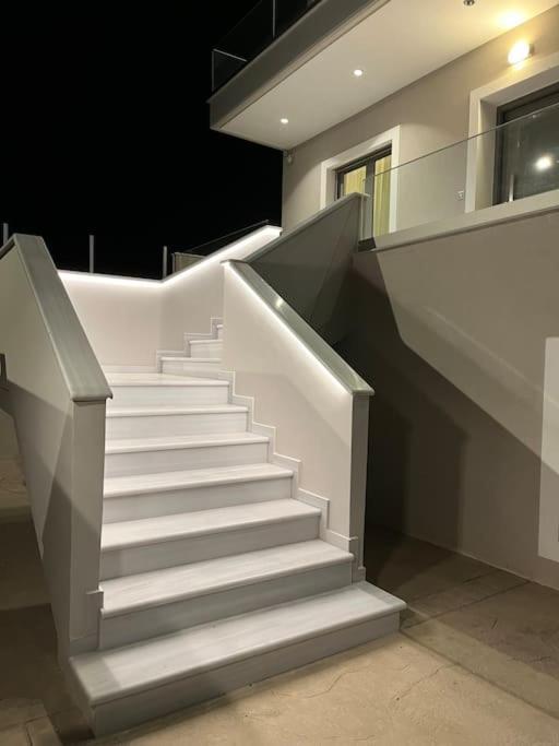 Villa Maria Eirini Lechaio Exteriör bild