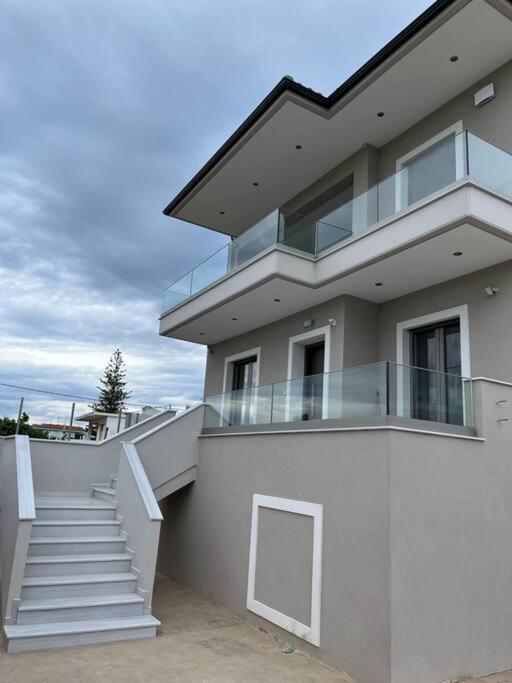 Villa Maria Eirini Lechaio Exteriör bild