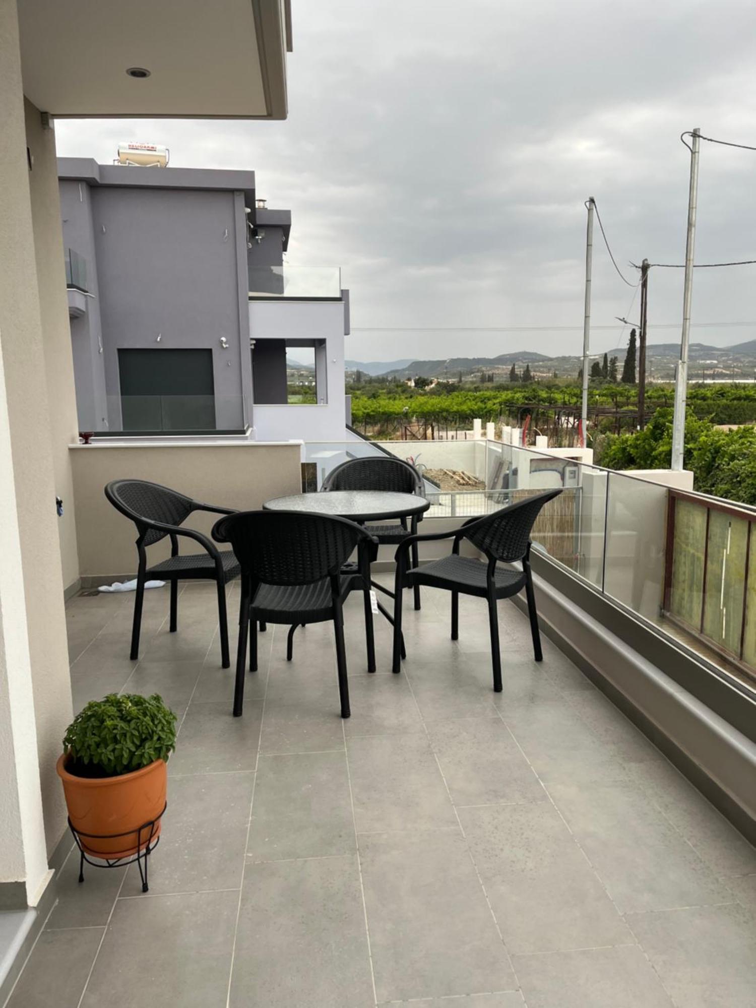 Villa Maria Eirini Lechaio Exteriör bild